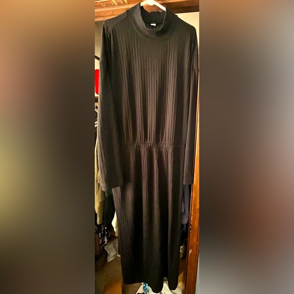 Old Navy Women's Waist-Defined Rib-Knit Turtleneck Long-Sleeve Midi Dress - Picture 1 of 6